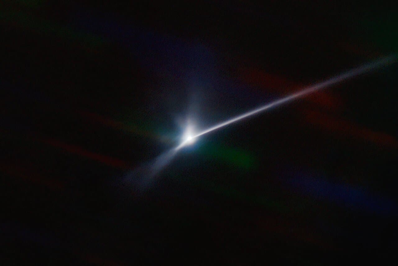 Actualmente estás viendo Photo Release: Desde Chile captan cola tipo cometa expandiéndose luego de impacto de la NASA en asteroide
